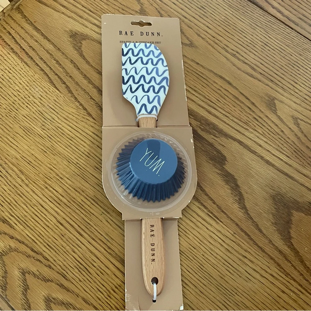 Rae Dunn silicone spatula with paper “yum” cups